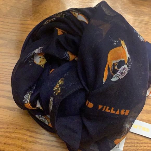 🌞 Printed Village Fox Oversized Fox Scarf - Picture 5 of 5